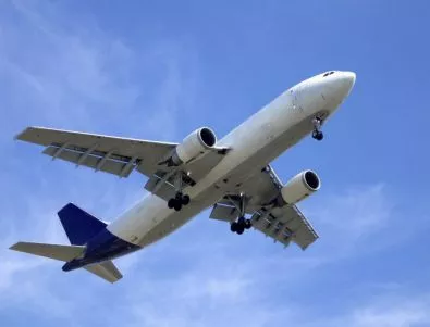 Самолет на турските авиолинии прекъсна полет заради бомбена заплаха