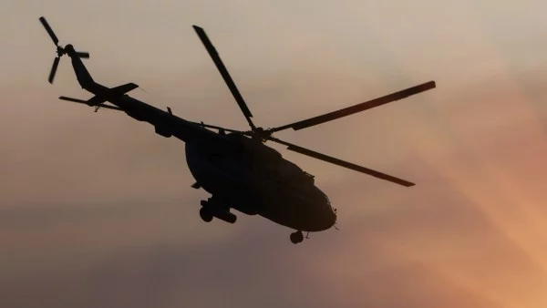 Хеликоптер на ВМС издирва двама мъже, изчезнали в Черно море