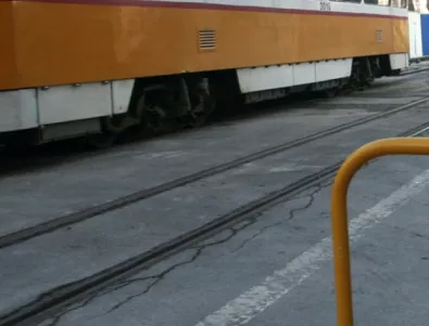 Трамвай блъсна маршрутка в София