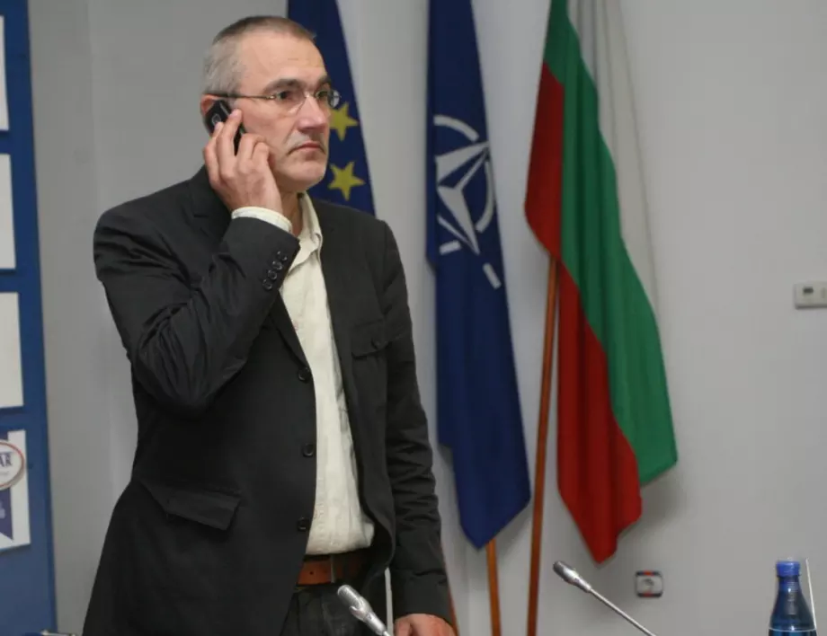 Бакалов: Гешев се крие зад гърба на прокурорите