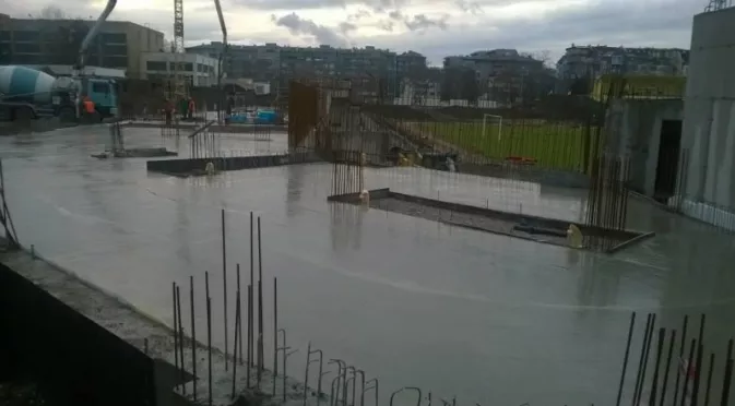 Радост на Колежа, подновиха строежа на стадион "Христо Ботев"