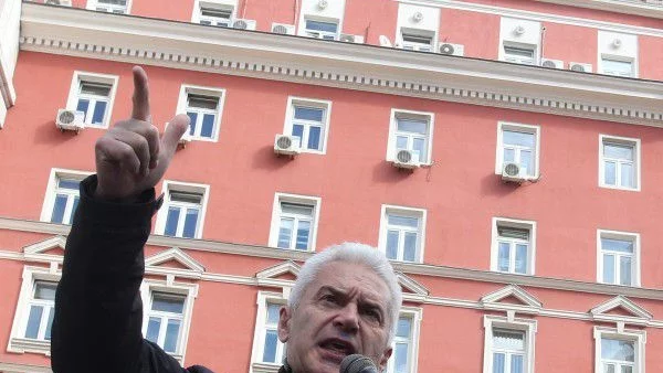 "Атака" отказа да отиде на консултациите при Плевнелиев