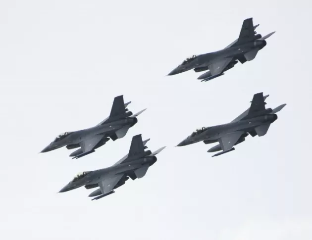 Ако не платим на 31 юли, сделката за F-16 може да се срине, предупредиха специалисти