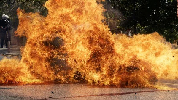 15 убити в терористична атака в Китай 