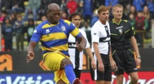 {{ otherArticle[0].article.title }}