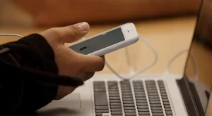 Мобилно приложение превръща iPhone-а в заместител на шофьорската книжка