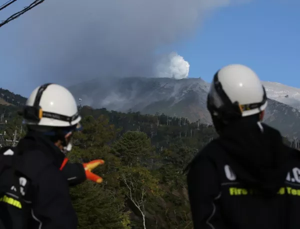 Япония потвърди първите четирима загинали при изригването на вулкана Онтаке