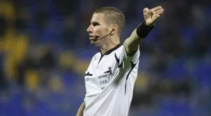 Топ български рефер отнесе критики за невидяна дузпа на Испания - Франция