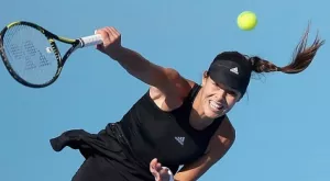 Ана Иванович смаза Южени Бушар в "Червената група"