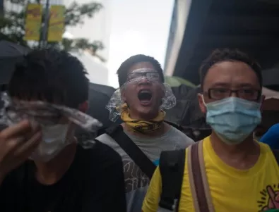 Десетки ранени и арестувани при протестите в Хонконг