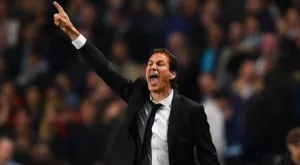 СМЯХ до сълзи: Руди Гарсия се ядоса за недадена дузпа и се запремята по земята