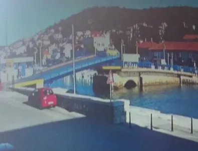Жена скочи успешно с колата си от мост в Хърватия