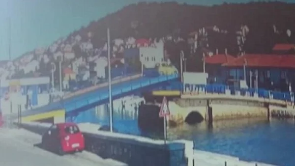 Жена скочи успешно с колата си от мост в Хърватия