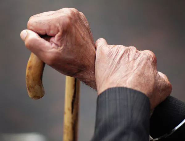 Възрастен мъж почина, докато чака за пенсия