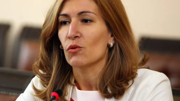 Ангелкова: Рекорден ръст в туризма за първите 7 месеца, учредяваме туристически награди