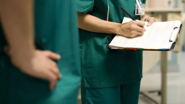 Пернишка болница изнемогва от липса на пари, още 10 са така в цяла България