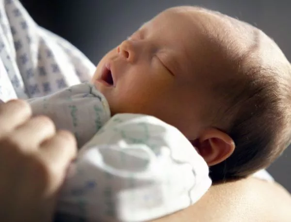 Акушерка преби новородено в столична болница 