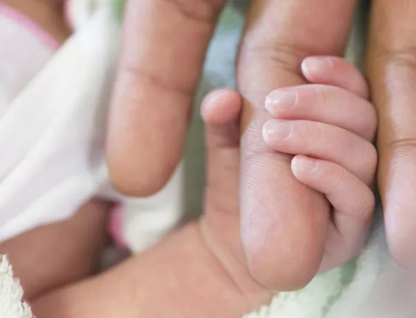 Смолянски лекари спасиха бебе чрез уникална манипулация