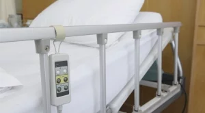 Придружителите на деца в болниците няма да плащат за спане