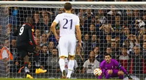 Тотнъм изглупя у дома срещу Бешикташ