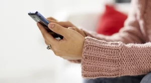 Честото писане на SMS-и може да доведе до здравословни проблеми