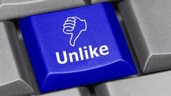 Хакери се обявиха за виновни за срива на Facebook, плашат с други атаки