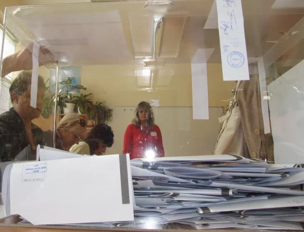 Над 77 000 души са гласували в чужбина, половината от тях - в Туция