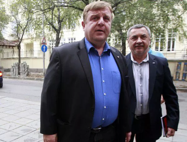 Каракачанов изригна: Сваляме доверието от правителството*
