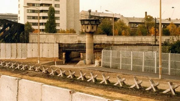 Основана е Германската демократична република