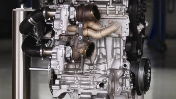 Volvo показа 2,0-литров 4-цилиндров мотор с 450 к.с.