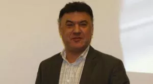 Боби агитира в Рим за изборите на УЕФА