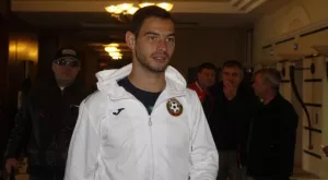 {{ otherArticle[0].article.title }}