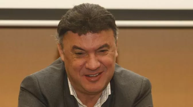 Литекс иска ФИФА да изхвърли Боби Михайлов