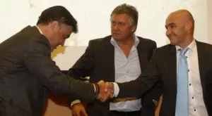 {{ otherArticle[0].article.title }}