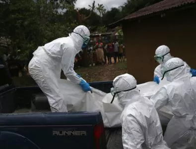 ЕС трябва да мобилизира 5000 лекари за борба с ебола 
