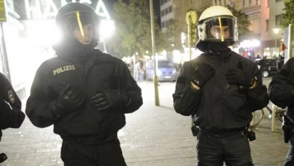 Първоначални данни: Българи са арестувани за камиона с мъртвите мигранти в Австрия