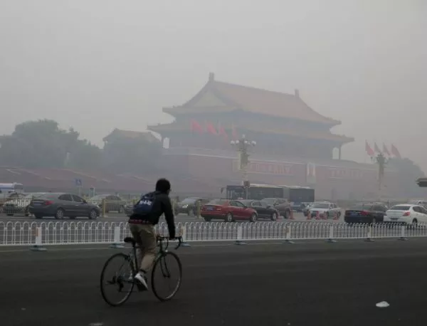 Опасен смог падна и над китайския пристанищен град Тянцзин