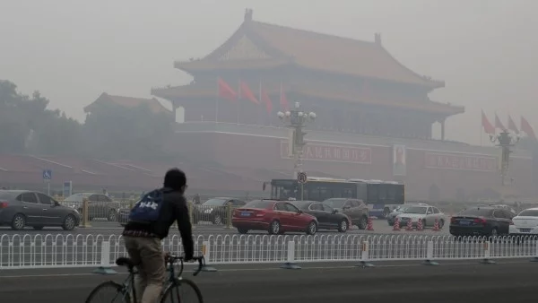 Над 1100 полета бяха отменени на летището в Пекин