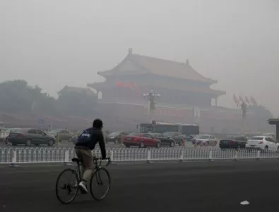 Закриват заводи край Пекин