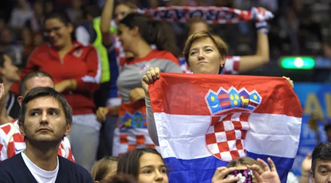 Засилени мерки за сигурност около хърватските фенове в София
