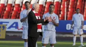 {{ otherArticle[0].article.title }}