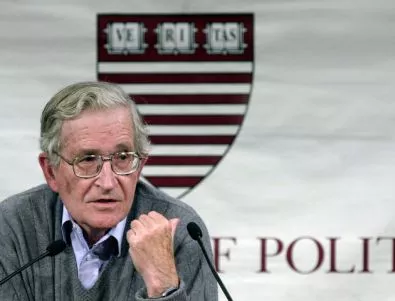 Ноам Чомски: Сноудън е герой, на Вашингтон не му пука за тероризма