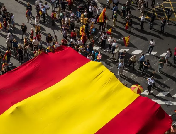 Хиляди каталунци искат предсрочни избори