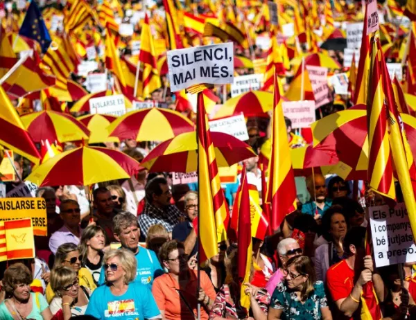 Стотици хиляди участваха в шествие за независимост на Каталуния