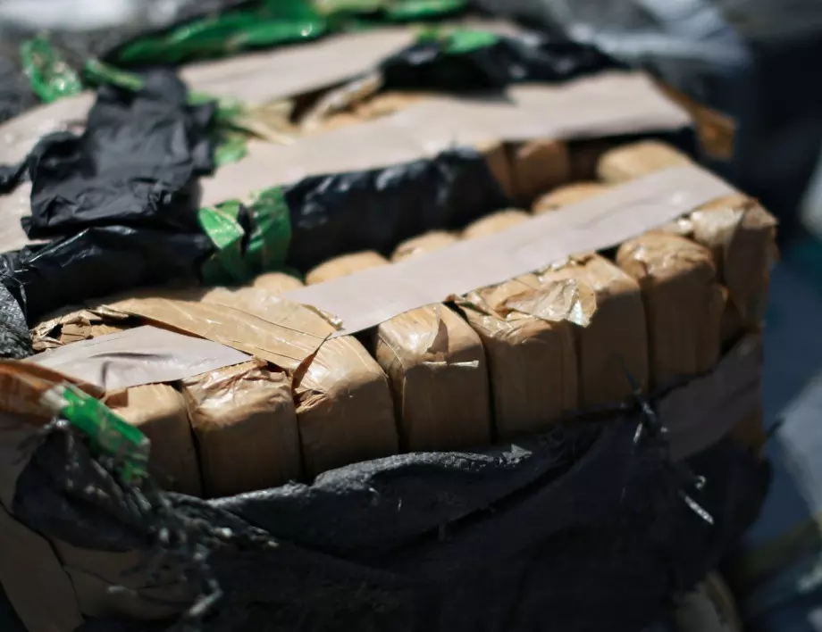 Само за 6 месеца: Хванаха над 43 тона кокаин на пристанището на Антверпен
