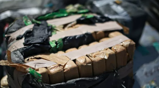 Скандално: Спипаха бивш колумбийски национал с над кило кокаин 