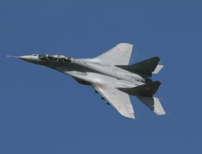 Египетски МиГ-29 дозареди с гориво във въздуха френски Dassault Rafale