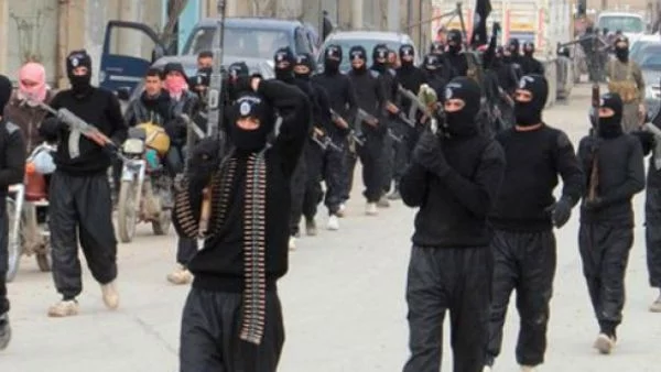 Иран: САЩ снабдяват "Ислямска държава" с оръжие и пари