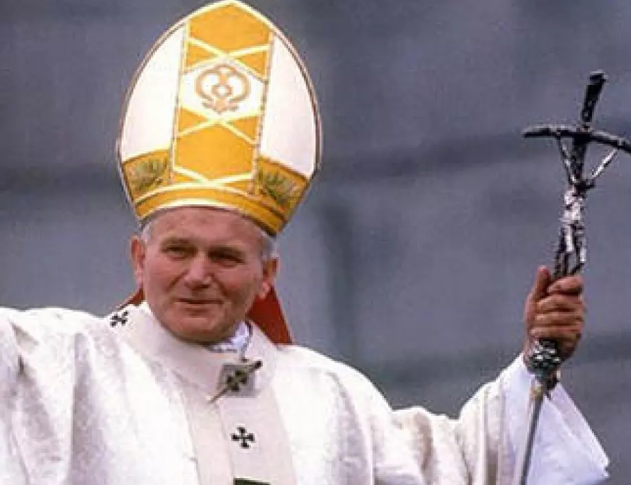 Откраднаха реликва с кръвта на папа Йоан Павел II 
