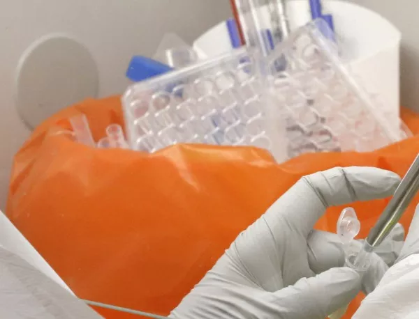 Съмнение за ебола в Дубай, изследват 130 души в Тексас